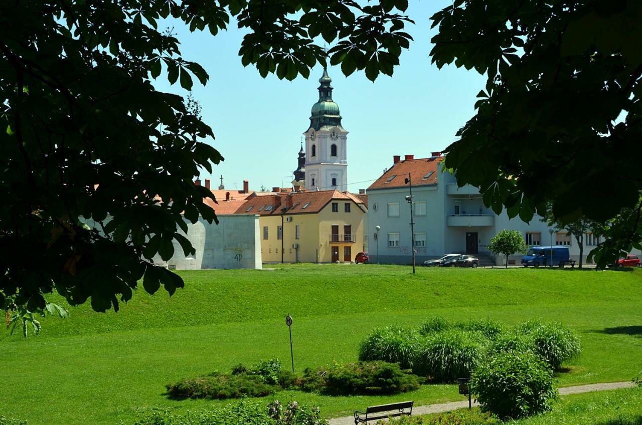 Apartman Gobac Apartamento Karlovac Exterior foto